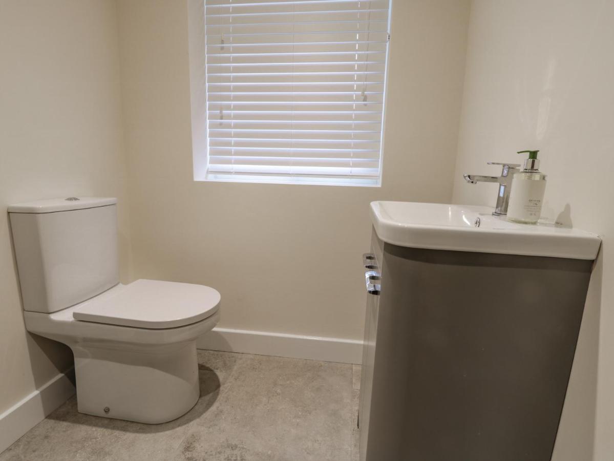 The Grooms Cottage York Bagian luar foto