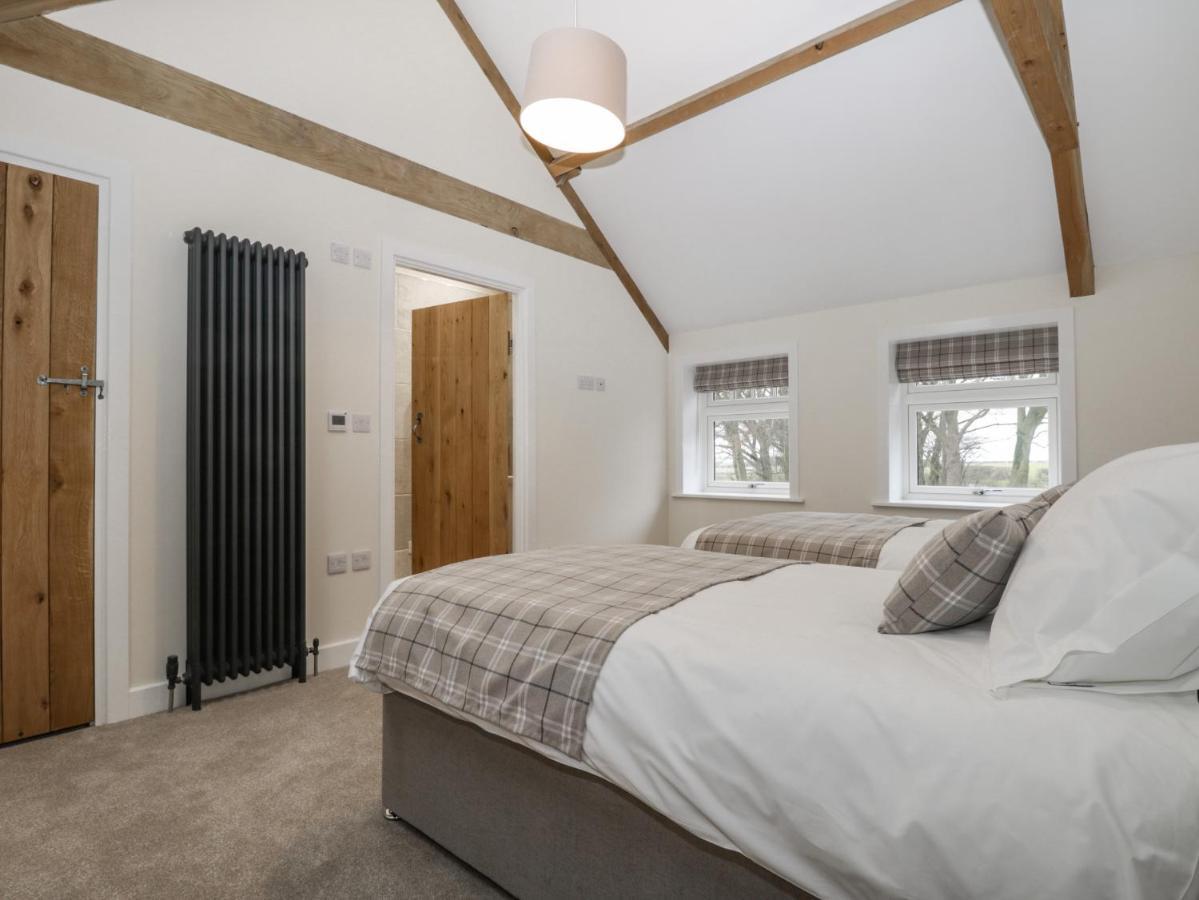 The Grooms Cottage York Bagian luar foto