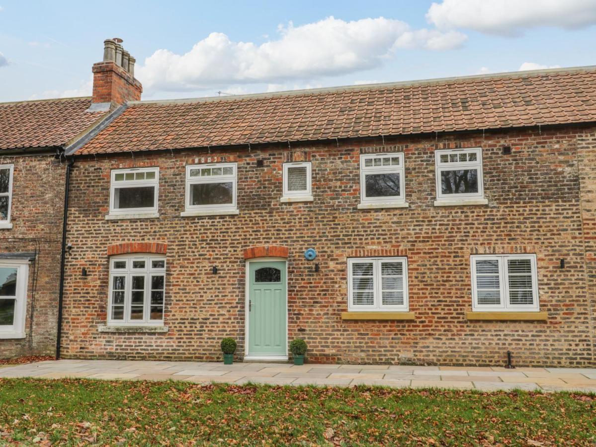 The Grooms Cottage York Bagian luar foto