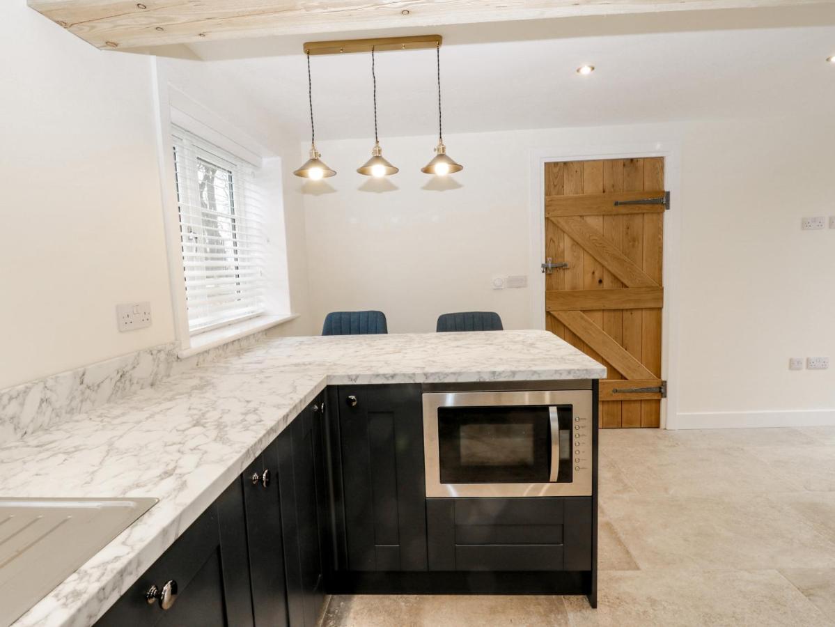 The Grooms Cottage York Bagian luar foto