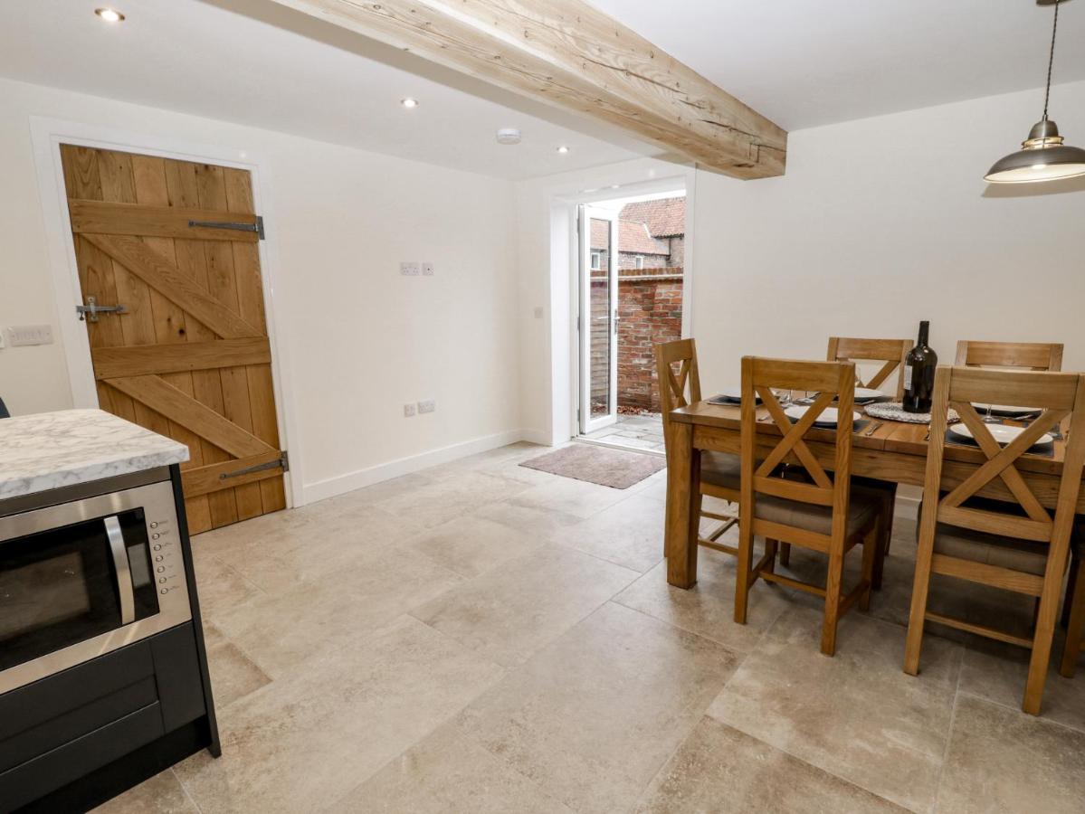 The Grooms Cottage York Bagian luar foto